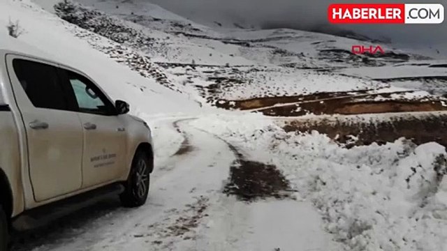 Bayburt'ta Kar Temizleme ve Tuzlama Çalışmaları Devam Ediyor