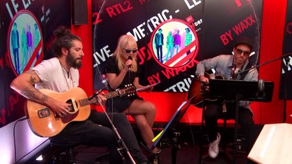 Metric et Waxx interprètent "How Does It Make You Feel?" en live dans Foudre