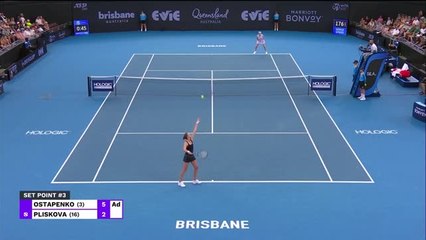 Brisbane - Ostapenko se hisse en quarts