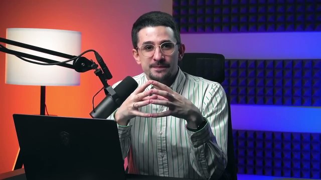 Куда с новогоднего обращения Путина пропали военные ?