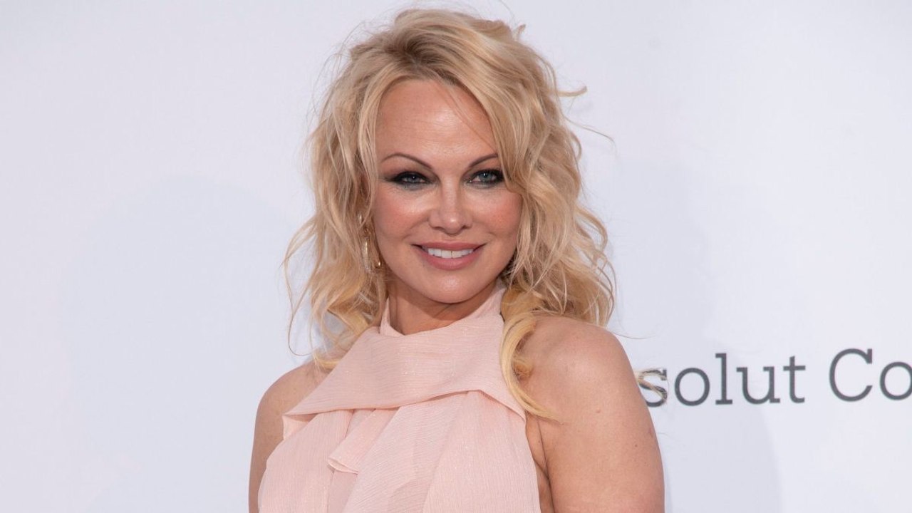 Pamela Anderson, 56 ans : elle dévoile sa beauté naturelle sans maquillage.