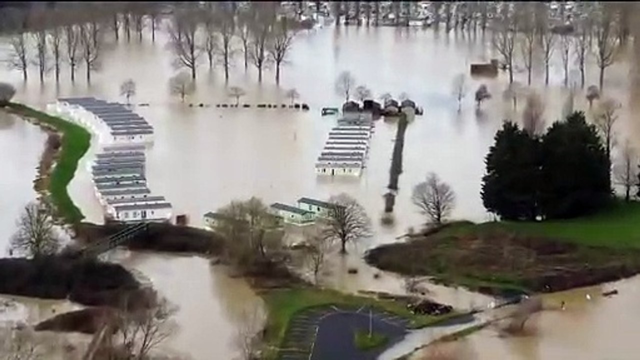 Billing Aquadrome underwater