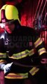#Un hombre fue rescatado de entre las llamas por bomberos de Guadalajara del interior de un edificio en llamas #GuardiaNocturna