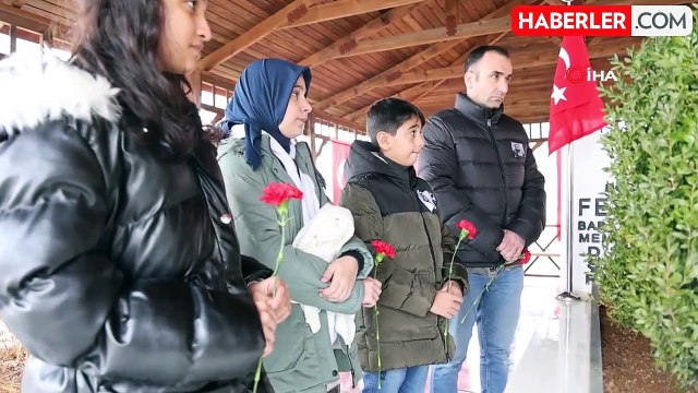 Şehit Fethi Sekin'in balmumu heykeliyle tanışan çocukların dokunaklı selamı