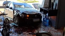 Motorista sofre mal súbito e invade oficina de motos em Toledo