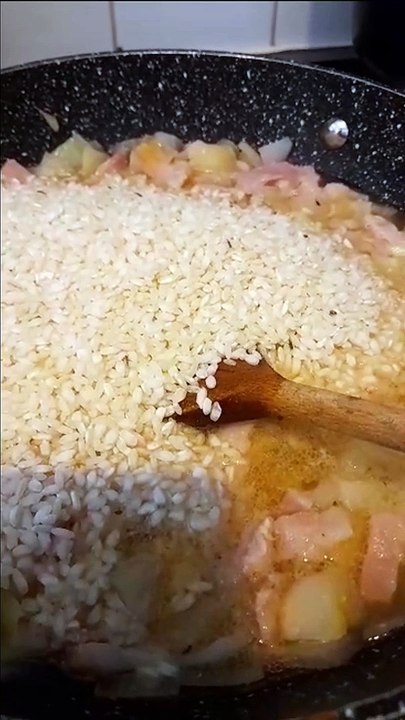 Bugs crawl over Sainsbury's risotto rice
