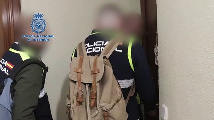 La Policía Nacional detiene a un varón que fotografiaba desnuda a la hija menor de su pareja mientras dormía