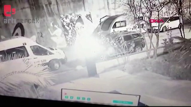 Kadıköy'de 10 öğrencinin olduğu servis aracı kaçırıldı: Yaya olarak kaçan zanlı aranıyor