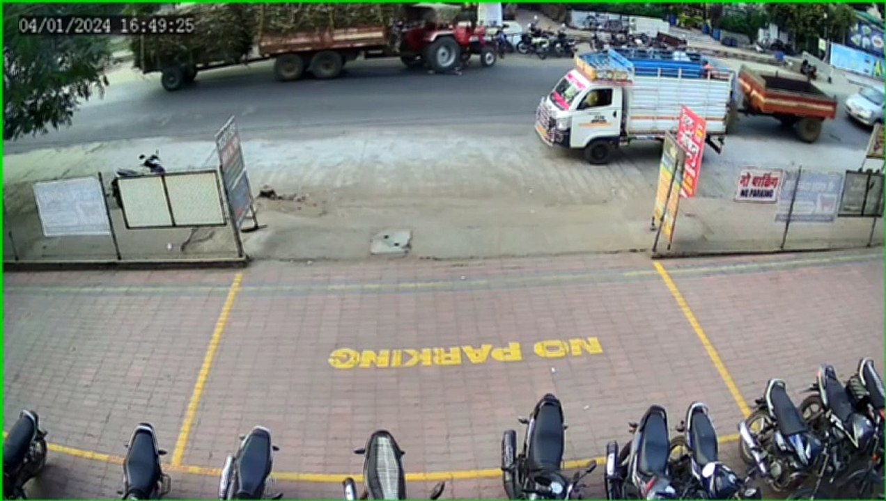 Live Video : साइकिल से घूमने निकले थे दो दोस्त पीछे से आ गई 'मौत'