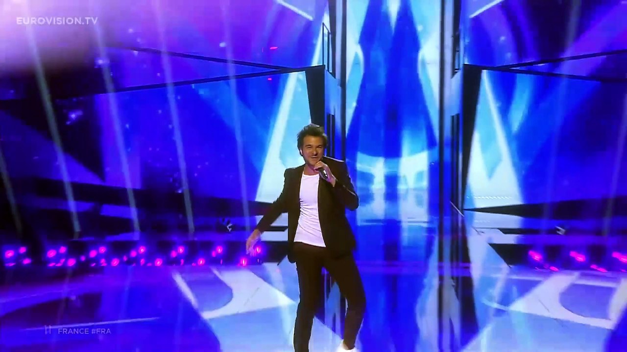 Amir chante "J'ai cherché" à l'Eurovision 2016