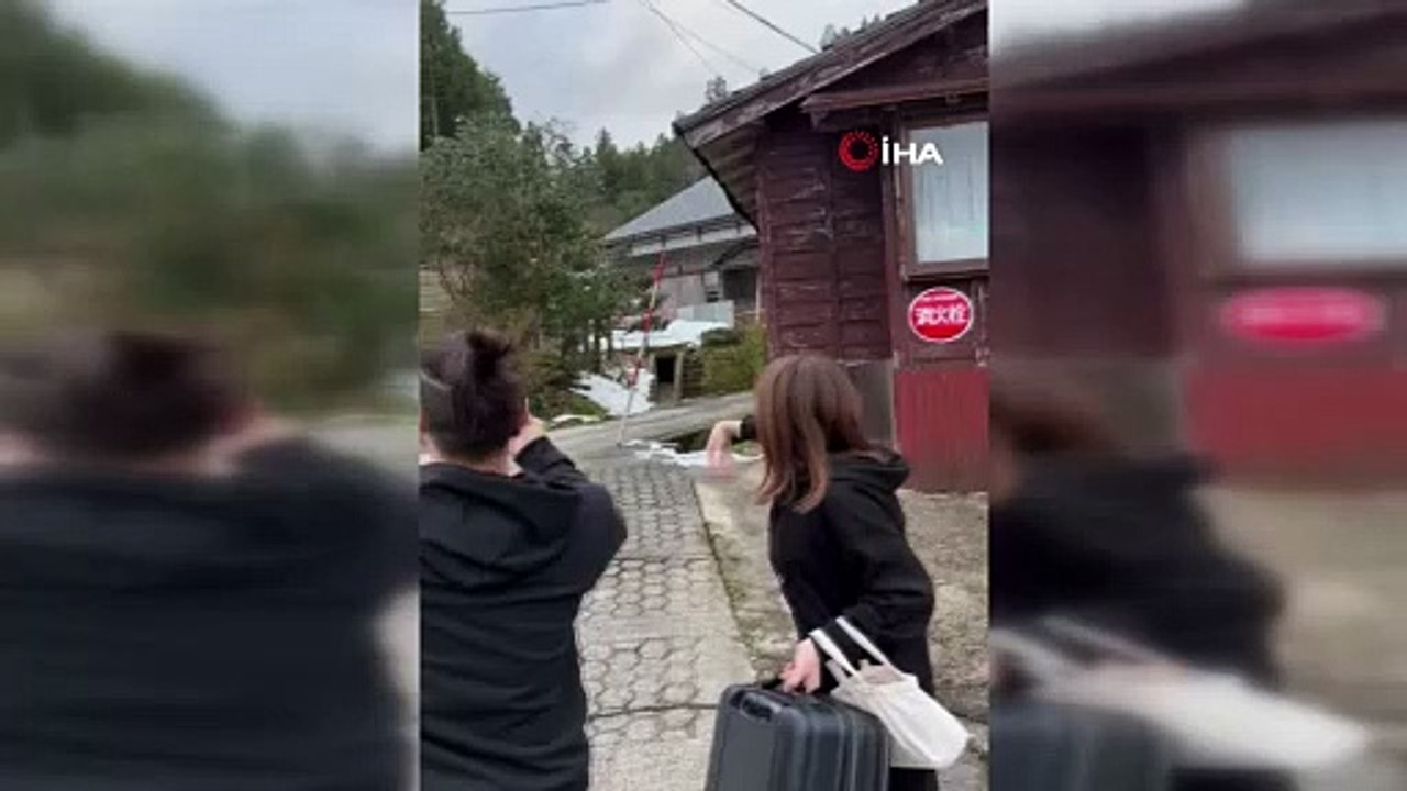 Japonya’daki 7.6’lık deprem sonrası meydana gel...