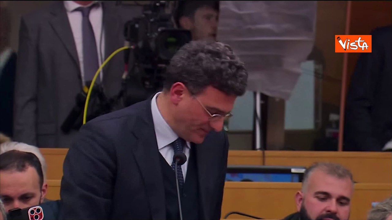 Meloni: "Non ho letto libro Vannacci, ma a volte credo di vivere in un mondo al contrario"