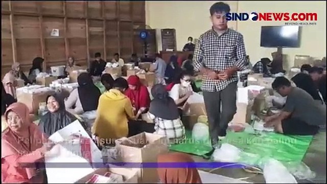 Jelang Pemilu, KPU Libatkan Ratusan Warga Lipat Surat Suara Pemilu 2024 di Singkawang