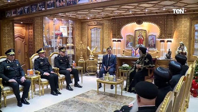 وزير الداخلية بالكاتدرائية لتهنئة البابا تواضروس الثاني بعيد الميلاد المجيد