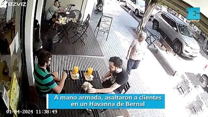 A mano armada, asaltaron a clientes en un Havanna de Bernal