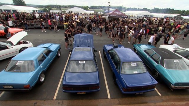 Summernats kicks into gear with City Cruise through Canberra, as police warn hoons about huge car-seizing capacity