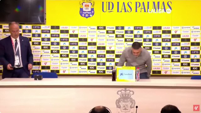 Rueda de prensa de García Pimienta tras la derrota ante el Barcelona