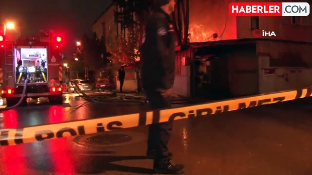 Pendik'te doğal gaz borusu patladı, çıkan alevler nedeniyle iki katlı bina tahliye edildi