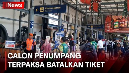 Calon Penumpang Terpaksa Batalkan Tiket Keberangkatan di Stasiun Senen Pascakecelakaan Kereta di Cicalengka