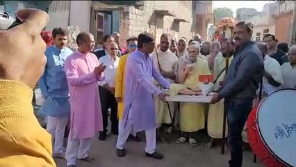 religion and culture: प्रदेश के इस गांव में बजाए ढोल, किया नृत्य