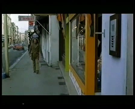 Je suis timide mais je me soigne Bande-annonce (RU)