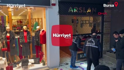 Girdikleri kuyumcudan 500 bin TL’lik altın çaldılar