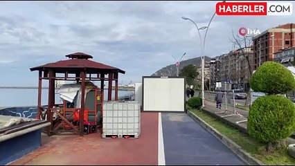 Hopa sahilinde karaya oturan geminin onarım çalışması 40 gündür sürüyor