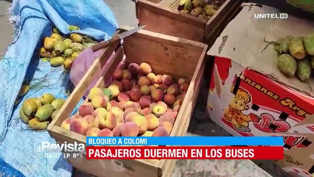 Tercer día de bloqueo en Cochabamba-Santa Cruz transcurre sin solución aparente