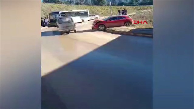 Özel halk otobüsüyle çarpışan otomobilin sürücü yaralandı