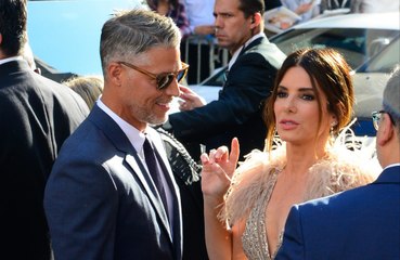 Sandra Bullock ölen erkek arkadaşı Bryan Randall'ın küllerini nehre döktü!