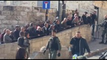 Gerusalemme, lunga fila al posto di blocco per la Moschea di Al-Aqsa