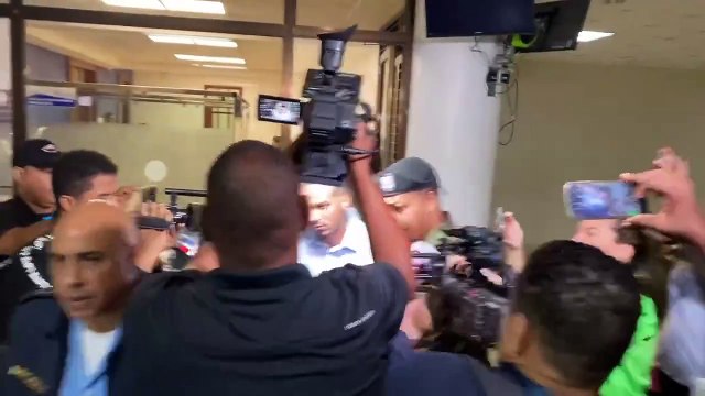 Video | Trasladan a Wander Franco a Palacio de Justicia de Puerto Plata para conocerle coerción