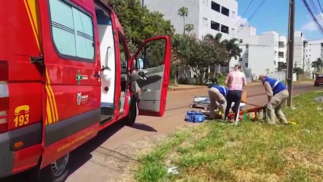 Adolescente ciclista fica ferido ao se envolver em acidente com carro no Santo Inácio