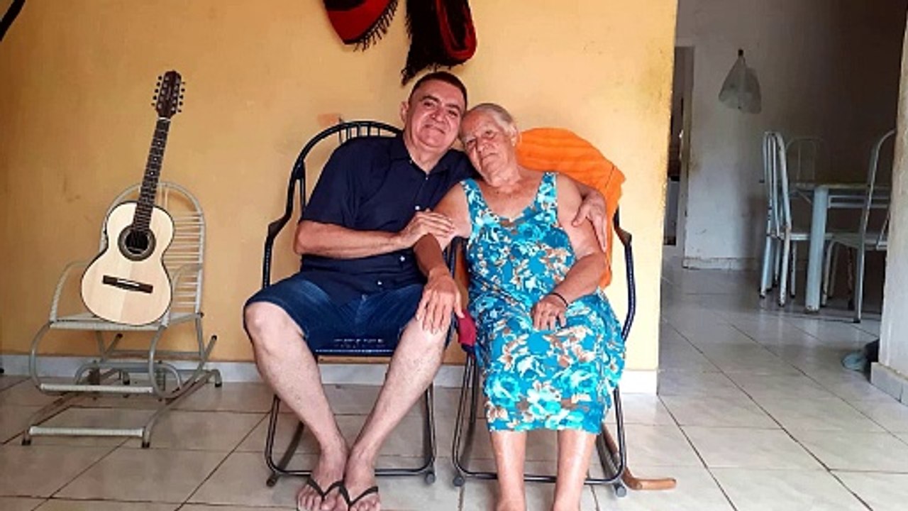 Mãe Feliz - João Bandeira - canta: Vicente Reinaldo