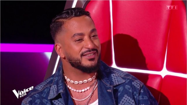 GALA VIDEO - PHOTO - Slimane : coupe carrée, brushing impeccable… le chanteur surprend !