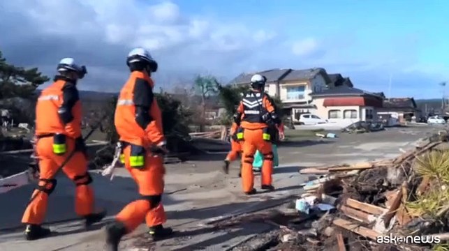 Sisma in Giappone, si cercano ancora 222 dispersi tra le macerie