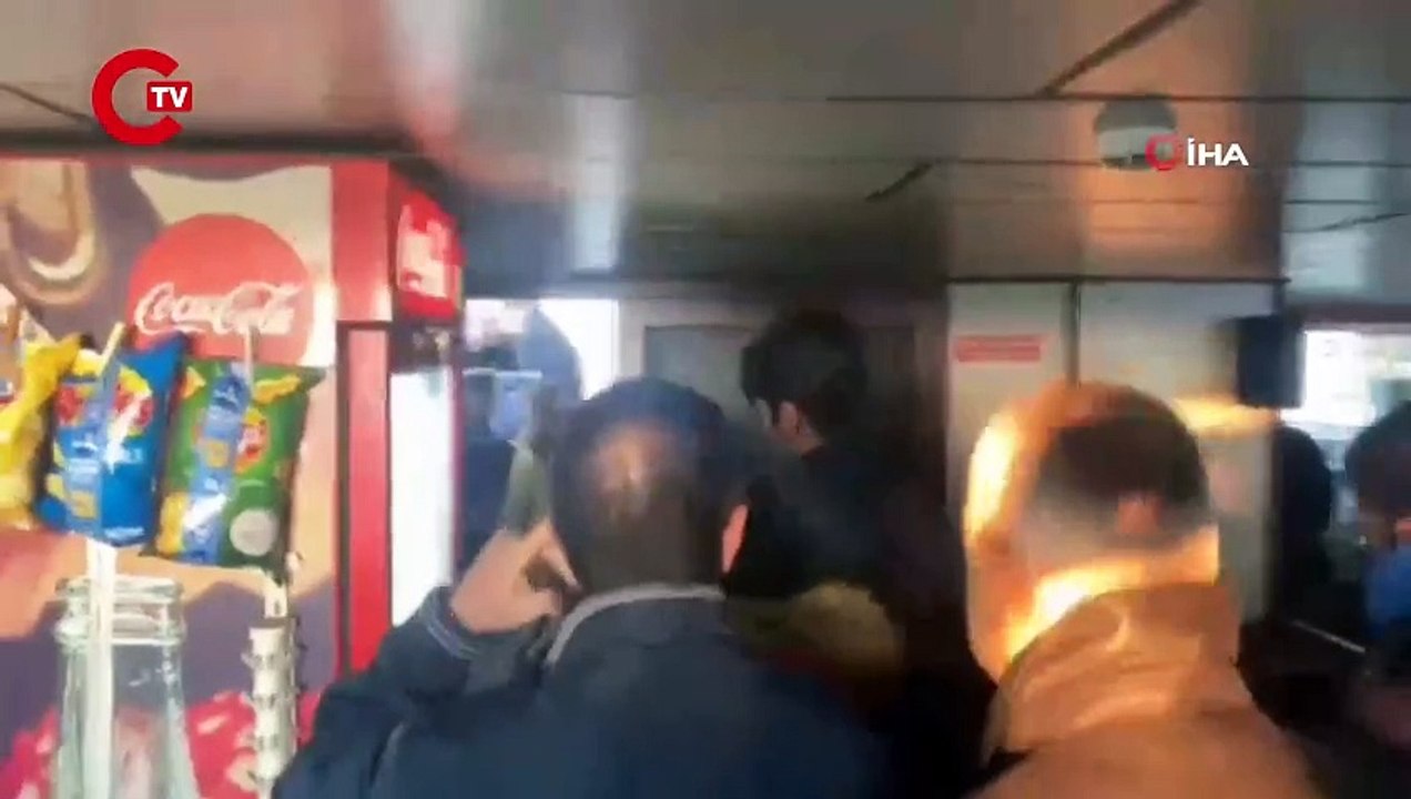 Eminönü-Üsküdar vapurunda yolcular mahsur kaldı