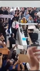 Así reciben a Fico en el Hospital General