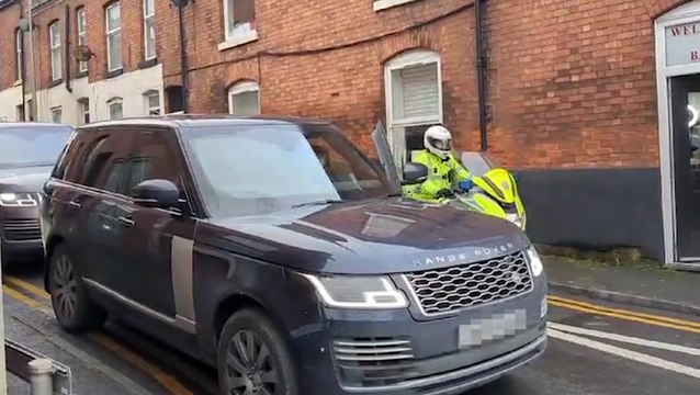 Rishi Sunak heckled as he leaves Greater Manchester cafe: ‘Resign’
