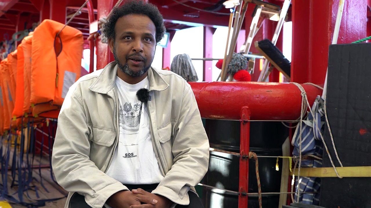 Sulla Ocean Viking bloccata per il decreto Piantedosi: "Abbiamo paura a fare il nostro lavoro"