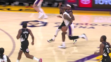 Download Video: LeBron James stuns Lakers fans with dunk over Clippers