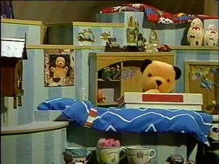 Sooty & Co - Clocks Galore