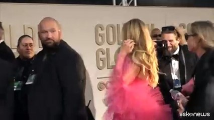 I look ai Golden Globe: da Margot Robbie in stile Barbie a Taylor Swift