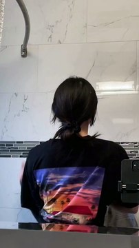 Gym girl without bra removes shirt #fitness #stronggirl #gymgirl #fyp #foryou #gym #workout #shorts