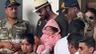 Raha Kapoor Video: डैडी ड्यूटीज निभाते हुए एयरपोर्ट पर स्पॉट हुए रणबीर कपूर, वायरल हुआ वीडियो