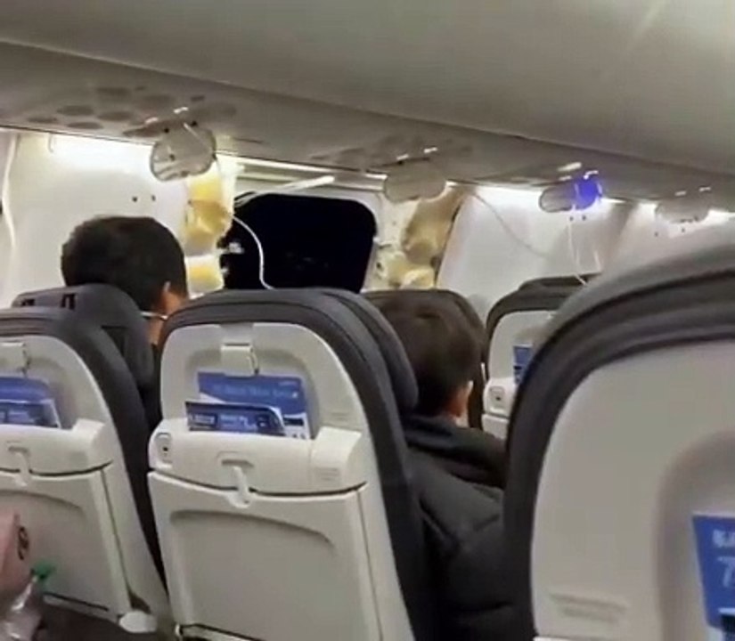 BREAKING: Alaska Airlines Aircraft Window Blows Out Mid-Air  #Portland | #Oregon