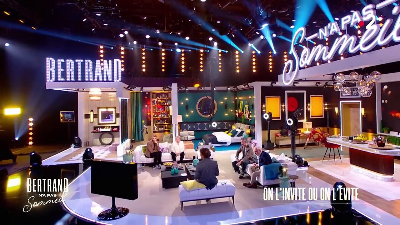 "Je le salue d'ailleurs" : Bertrand Chameroy et Isabelle Nanty mals à l'aise après avoir comparé Camille Combal à un serial-killer dans "Bertrand n'a pas sommeil" le 5 janvier 2024.
