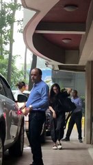 Kapoor Queens Karishma & Kareena Spotted Together