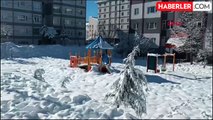 Bitlis'te Kar Yağışı Nedeniyle 60 Köy Yolu Ulaşıma Kapandı
