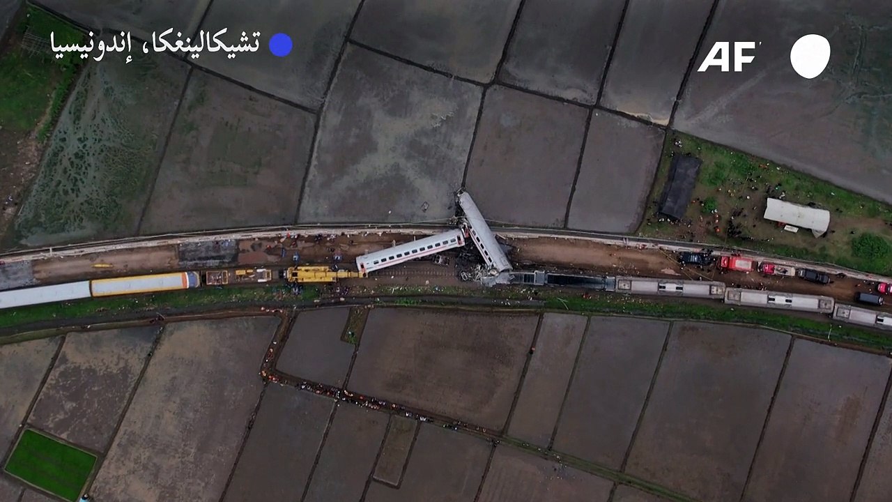 تصادم قطارين في إندونيسيا